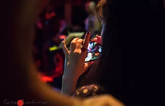085