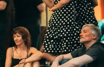 1 (44)
