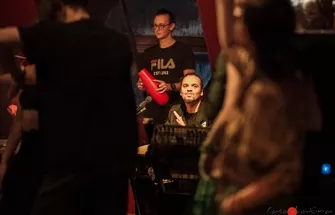 1 (60)